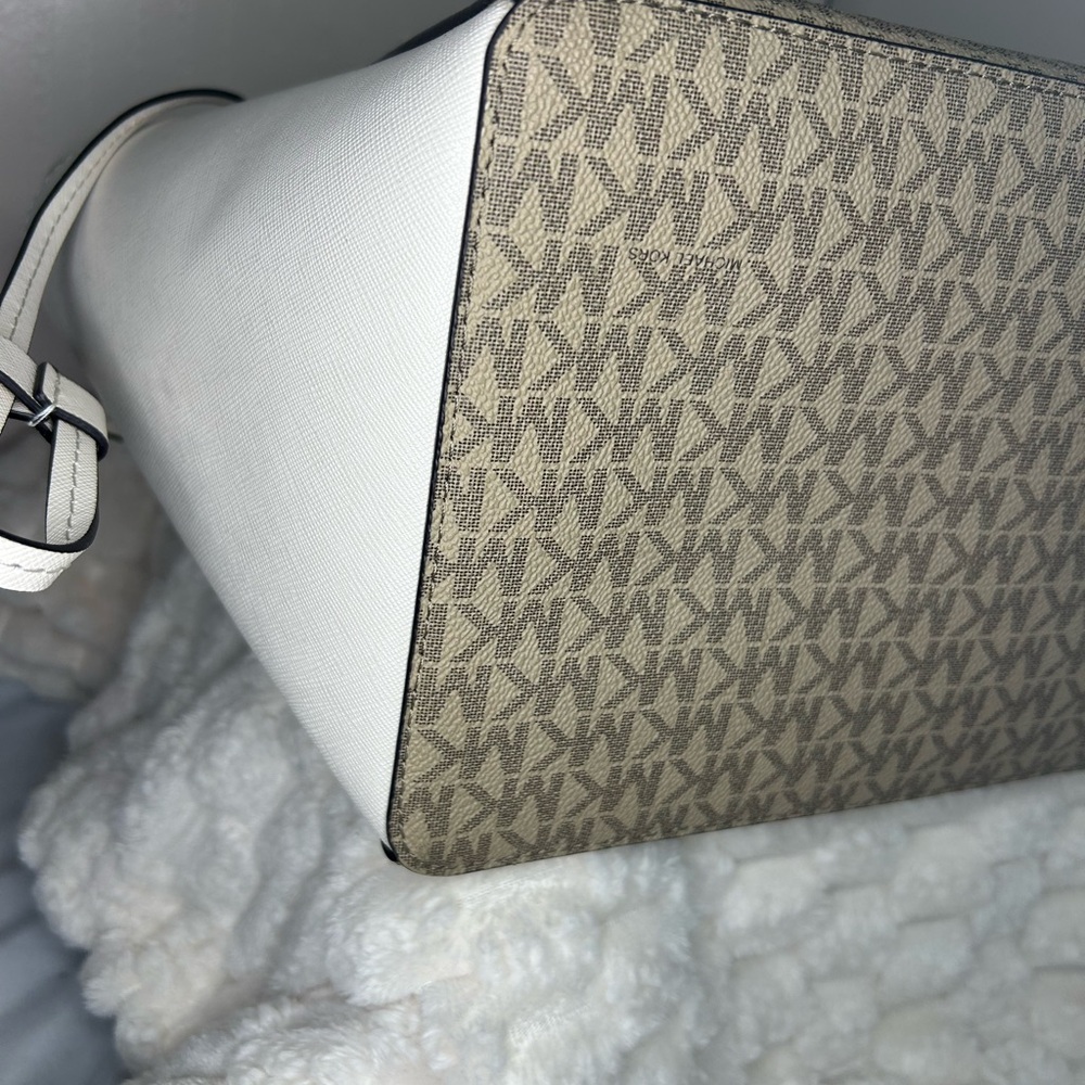 Michael Kors Gilly Miami Limited Edition Logo Tote NWOT - Picture 6 of 14